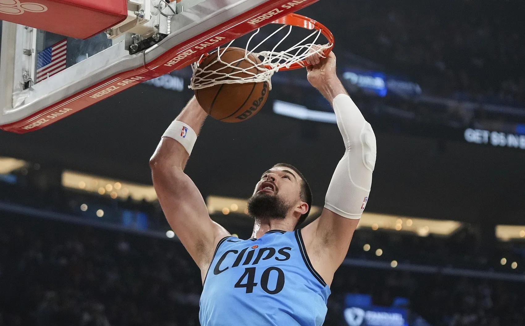 洛杉矶快船迎社区盾关键赛，加时末段扳平良机，媒体盛赞，资深球员宣示担当(英格兰社区盾杯有加时吗)