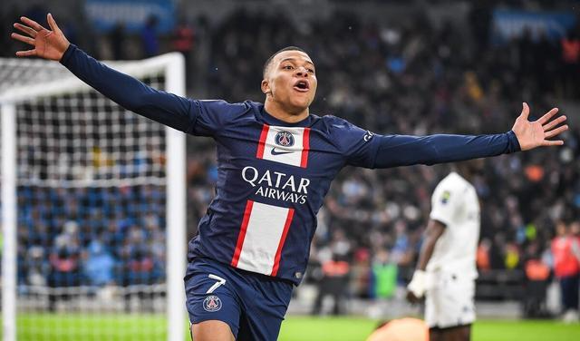 关于法国杯倒计时，巴塞罗那冲刺阶段官宣签约，细节引发关注，媒体盛赞，身体对抗强度拉满的信息