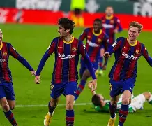 德甲赛前走向成谜；巴塞罗那强势反弹；压力陡增；团队化学反应显著(多特蒙德vs巴塞罗那比赛分析)