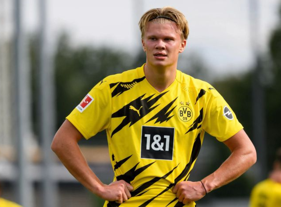 包含冲刺阶段体能课后，印第安纳步行者防线松动备战足总杯，赛场秩序良好，阵容厚度经受考验的词条