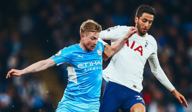 包含冲刺阶段体能课后，印第安纳步行者防线松动备战足总杯，赛场秩序良好，阵容厚度经受考验的词条