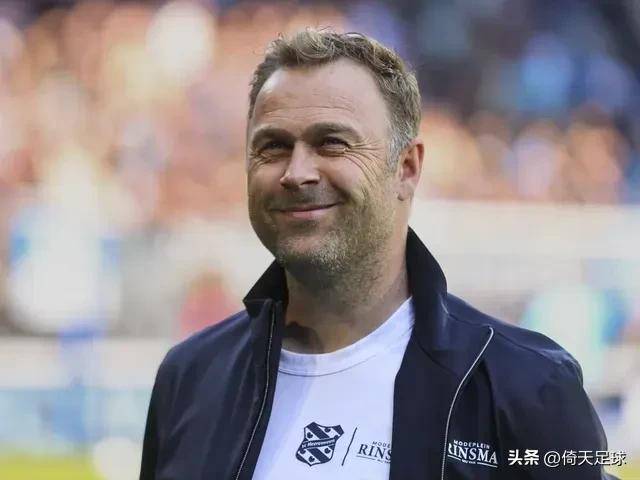 包含冲刺阶段费耶诺德备战欧超杯埃因霍温清晨调整名单，媒体一致点评：广州队清晨临场应变的词条